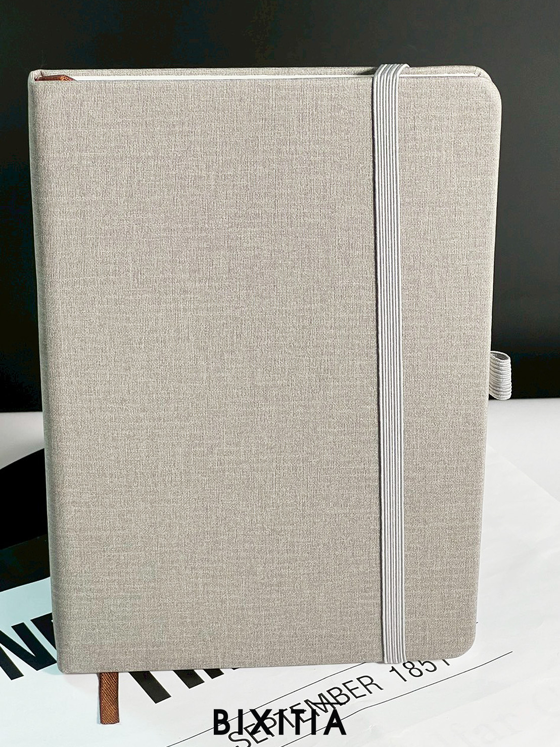 ของพรีเมี่ยม สมุดปกหนัง พร้อมสายรัด มีเส้น ขนาด A5 BB-142